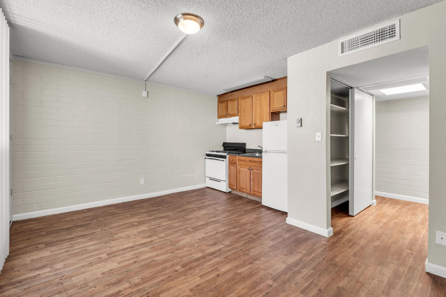 The Elton Apartment Homes Image 21