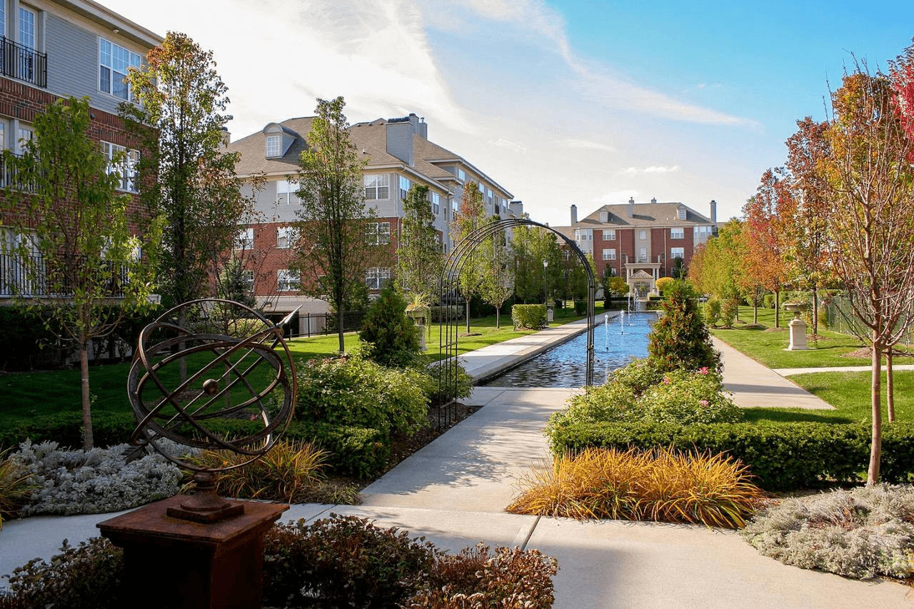 Regents Club of Troy Townhomes and Penthouses Image 4