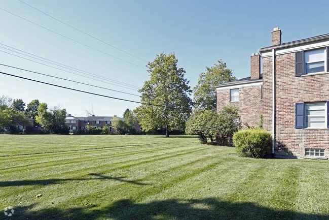 Franklin Village Image 4