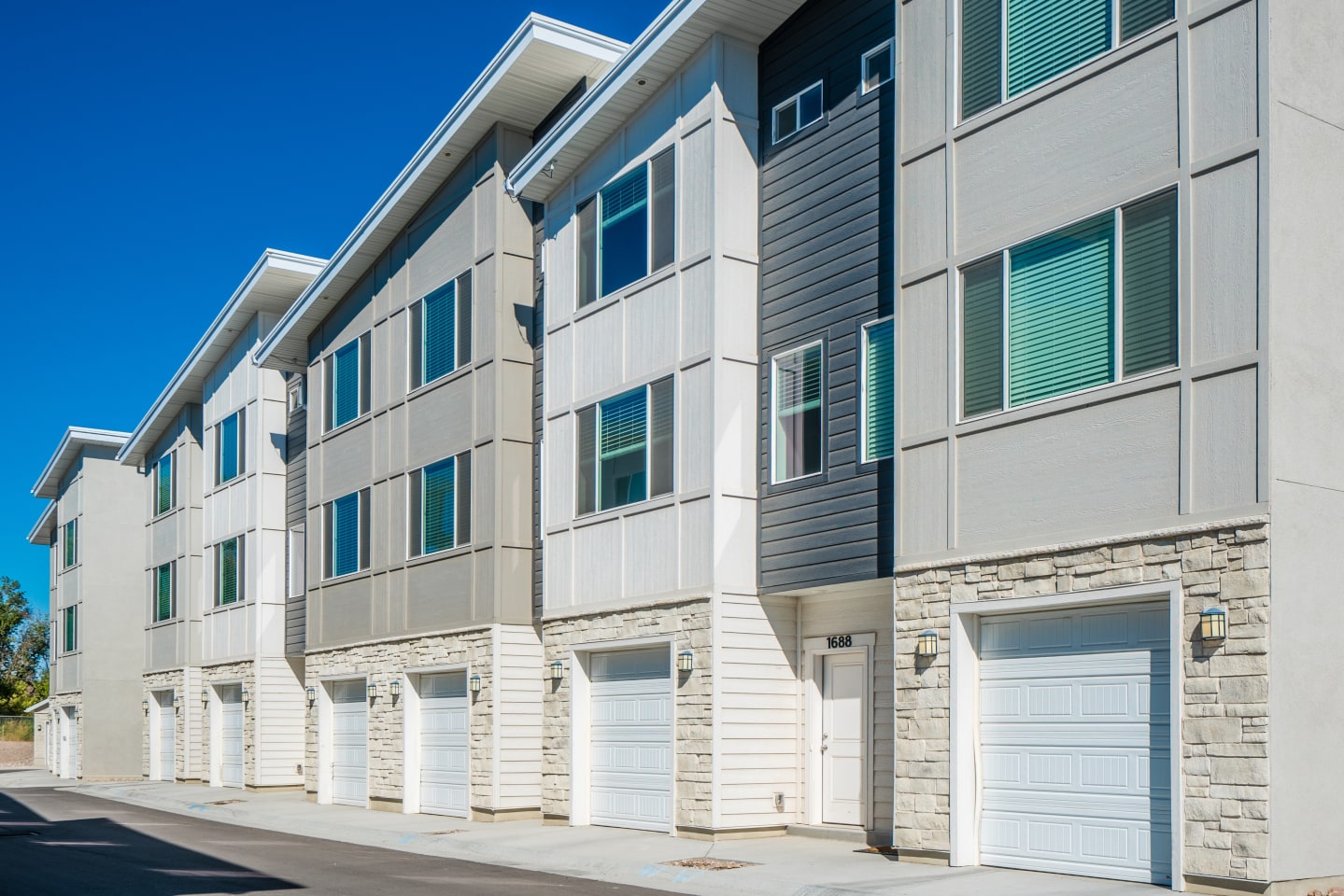 Riverwalk Townhomes Image 25