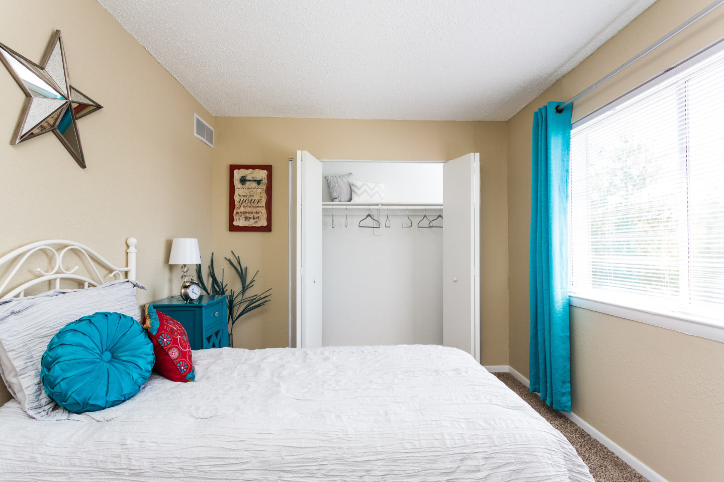 Four Winds Apartments Image 10