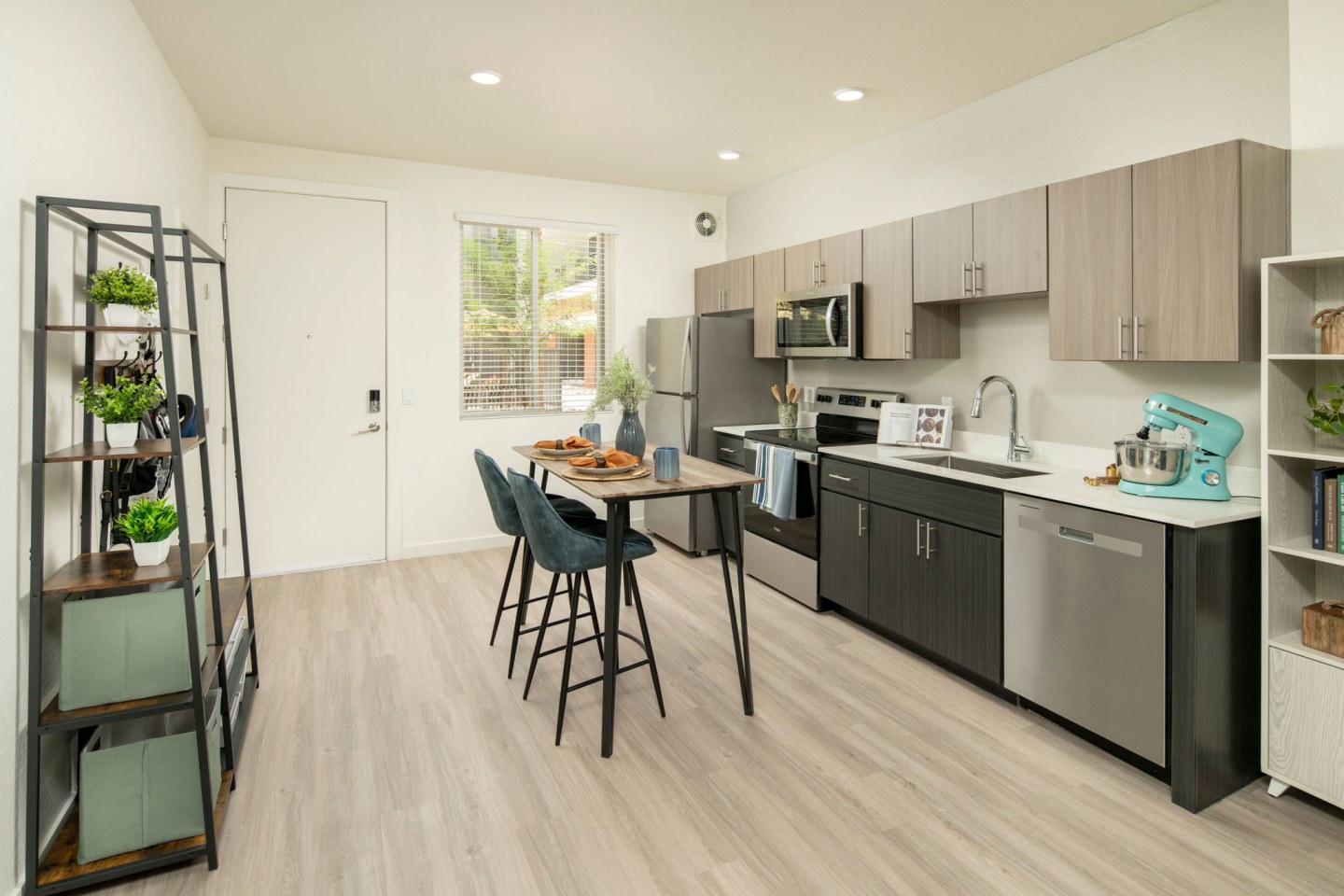 Cabana Southern Apartments Image 1