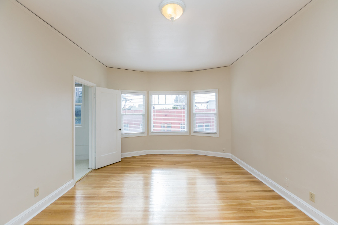 77 Glen Ave Image 1