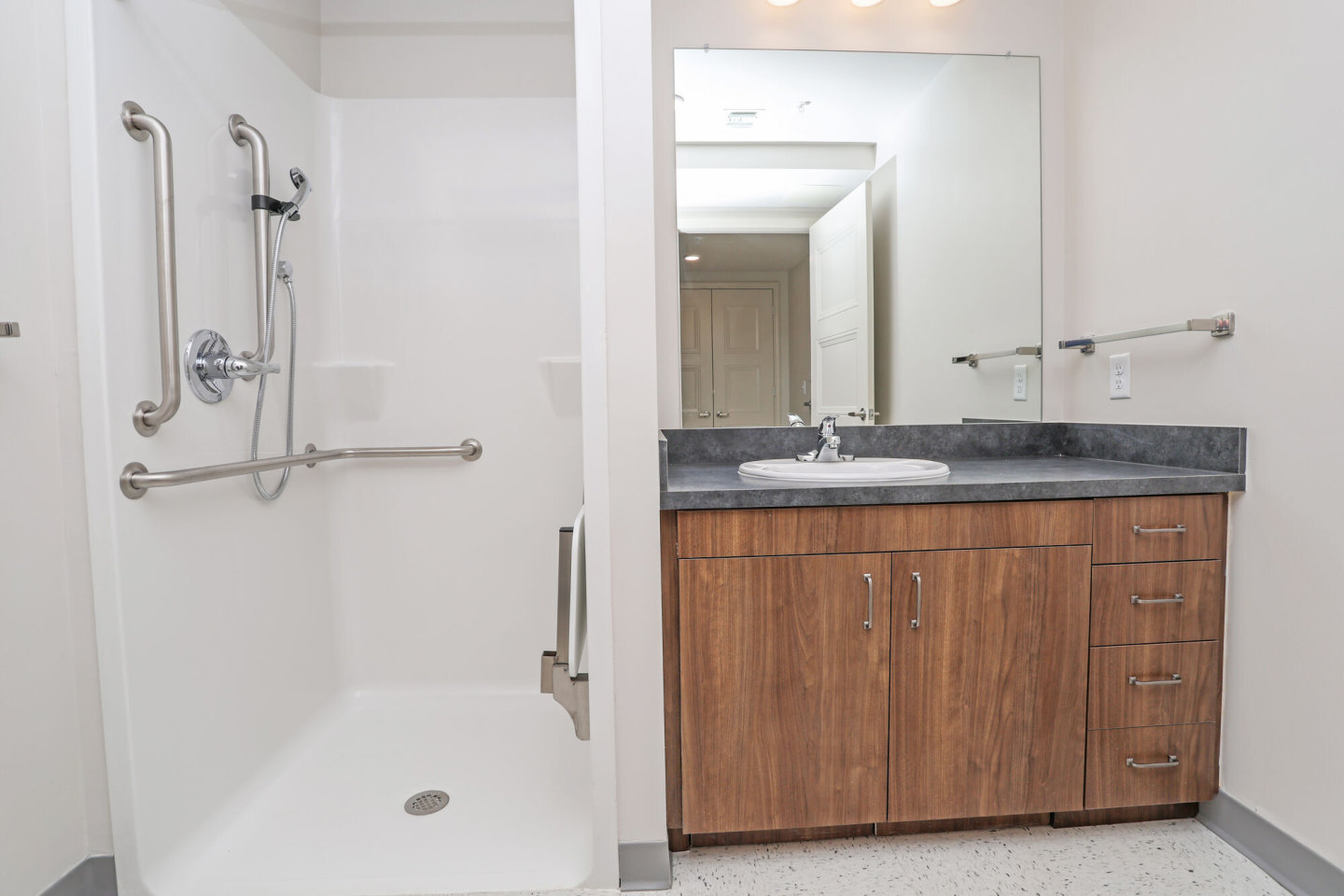 Landmark 301-Senior Living Image 43