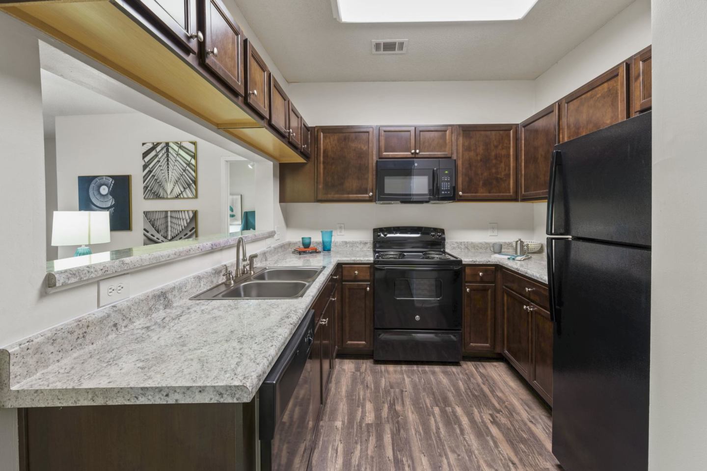 Cambridge Park Apartments Image 3