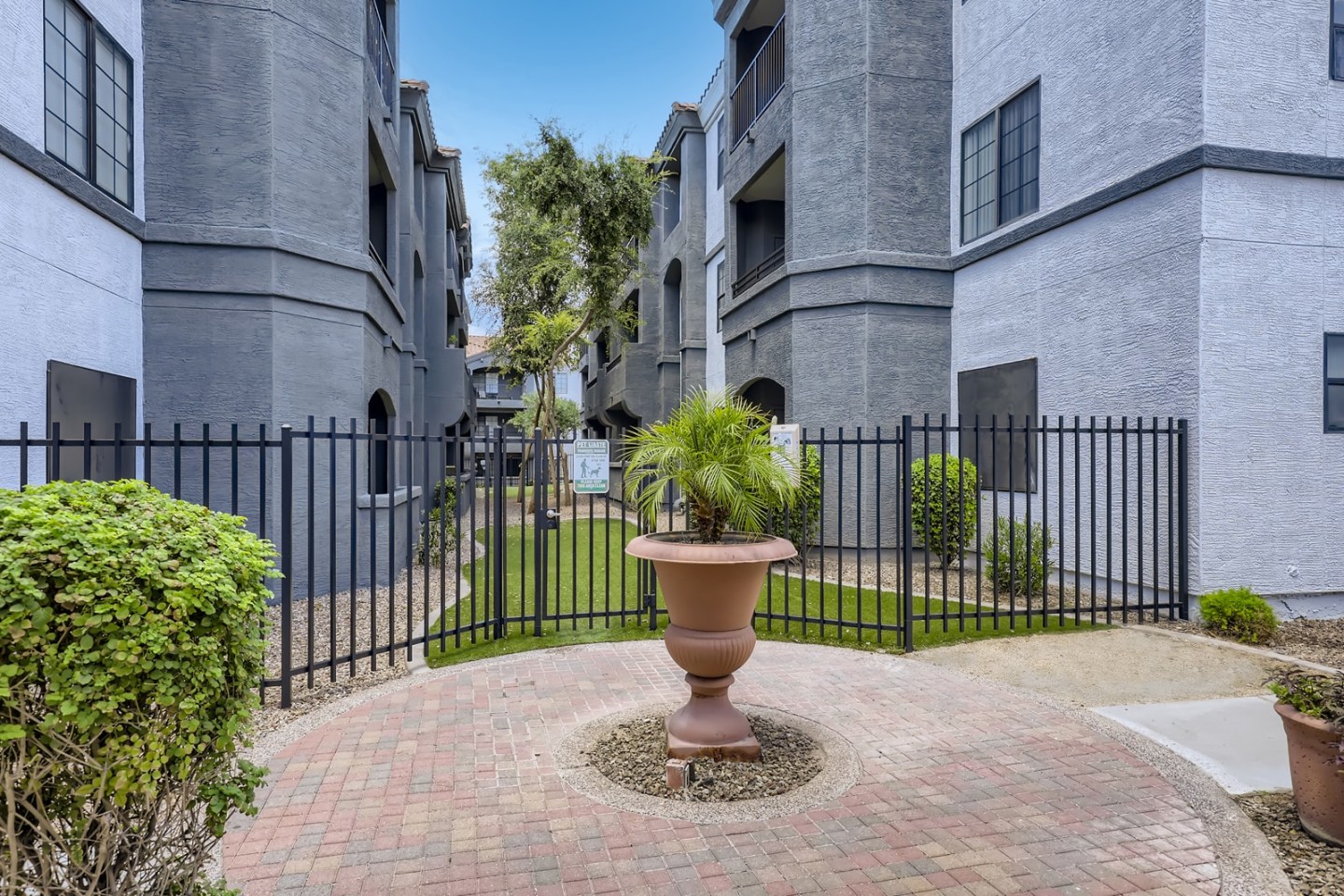 Mandarina Luxury Apartment Homes Image 20