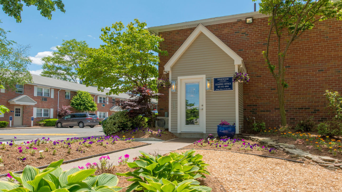 Edgewood Court Image 23