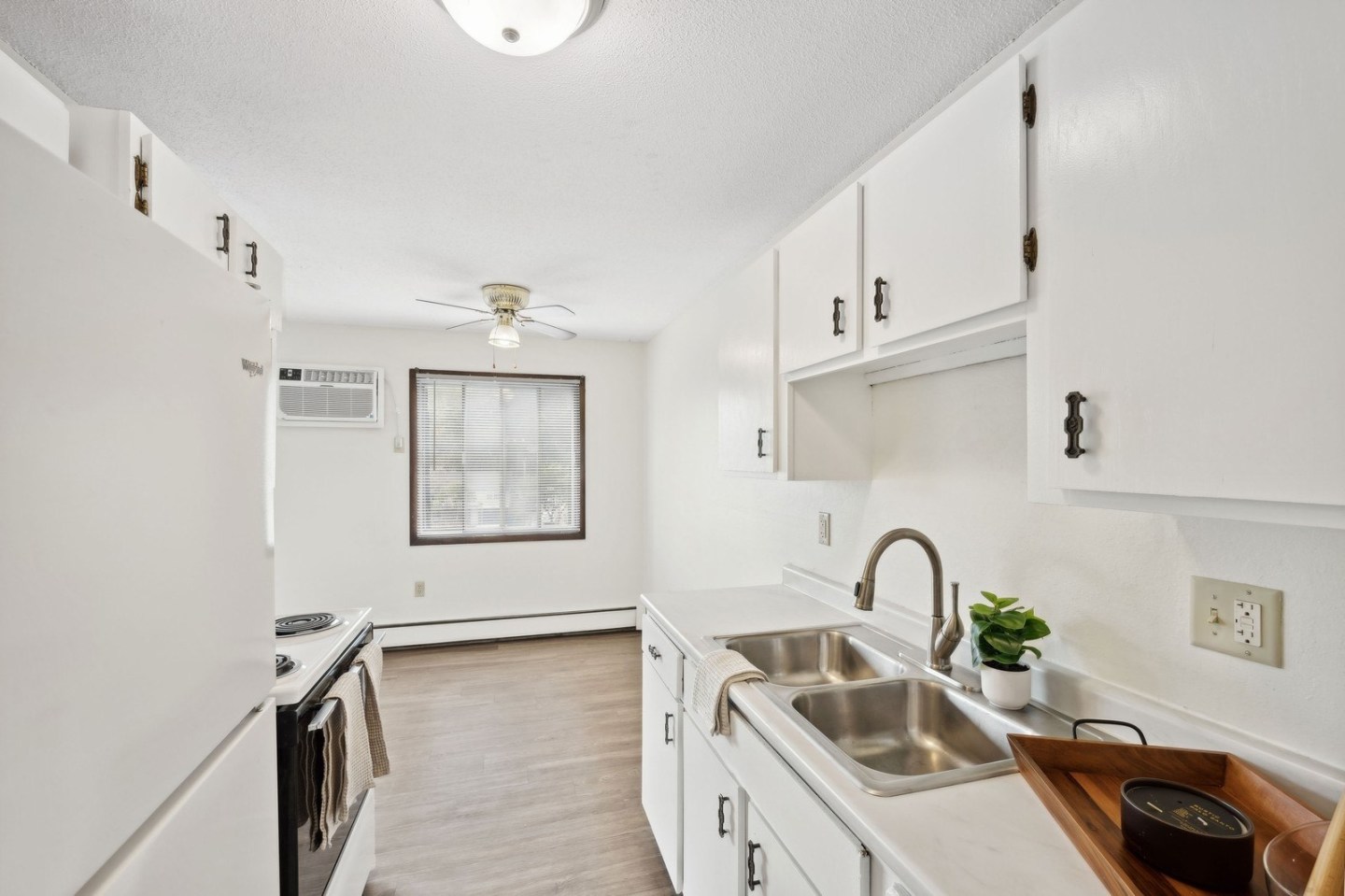 Van Dyke Apartments Image 11