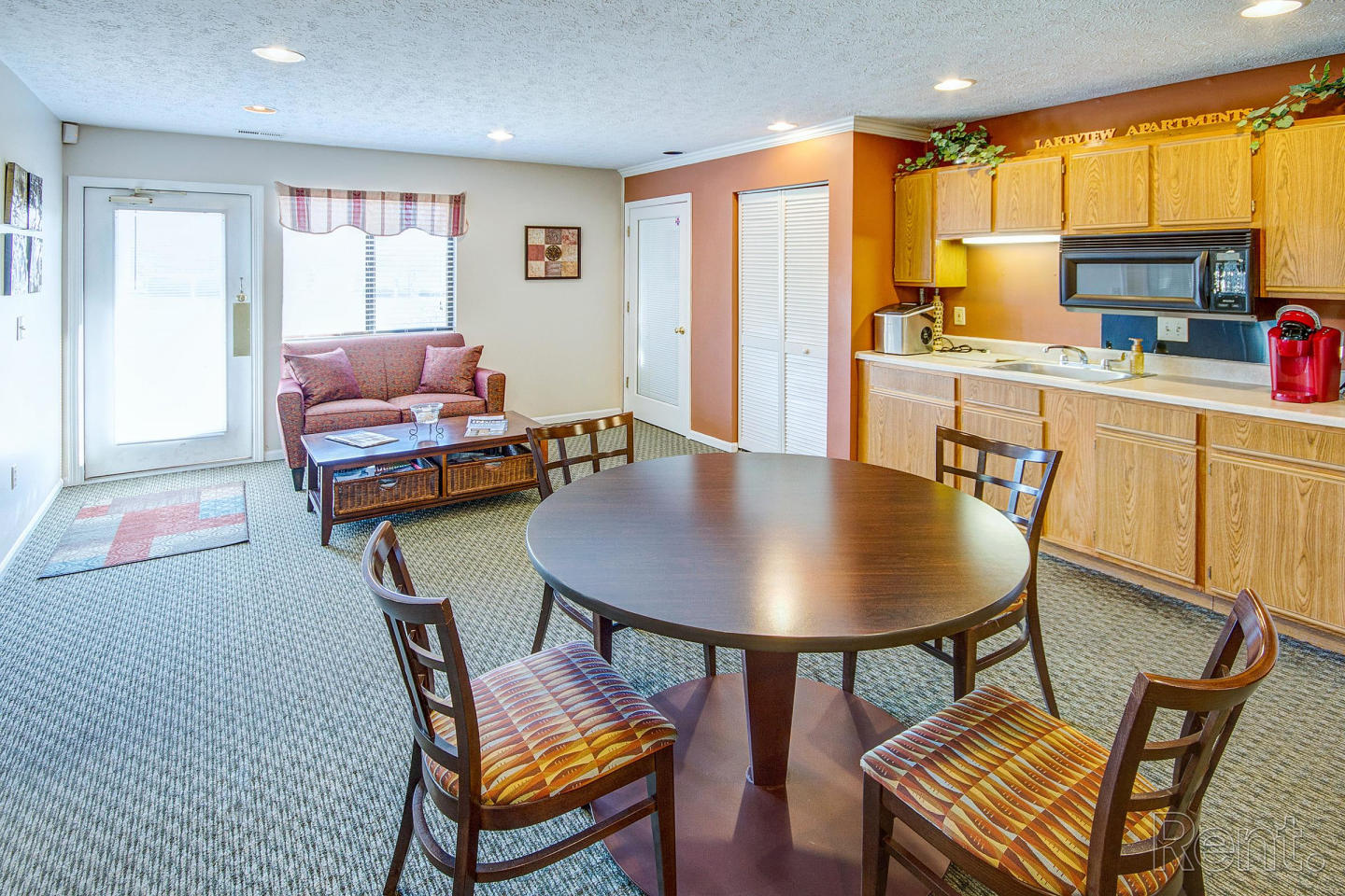 Lakeview Apartments Image 17