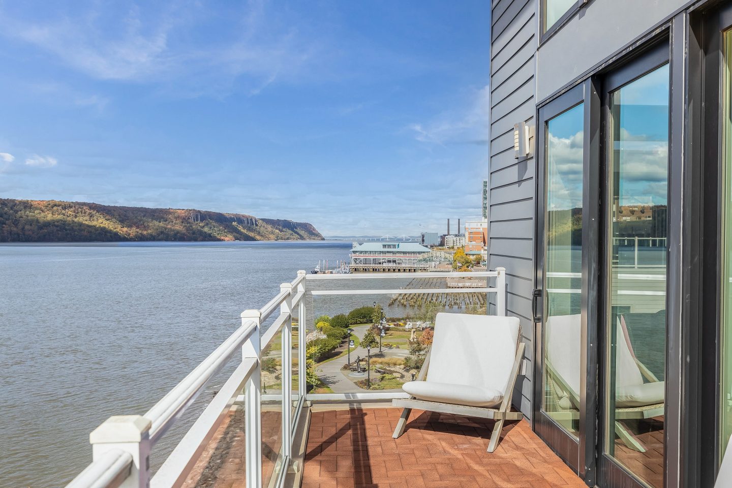 Apex Hudson Riverfront Image 47