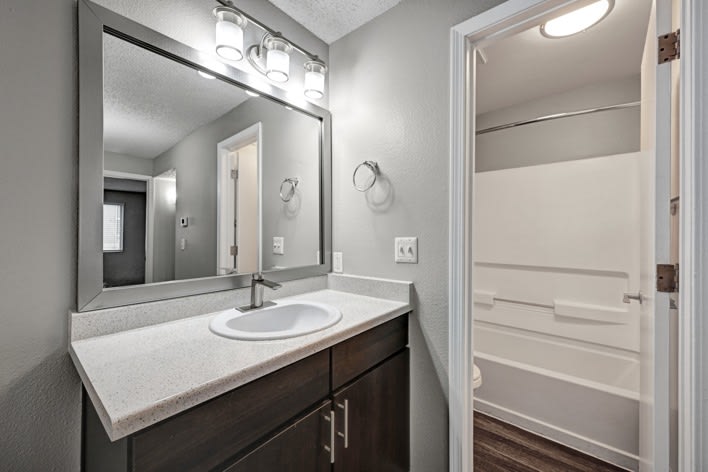 Summit Riverside Apartments Image 17