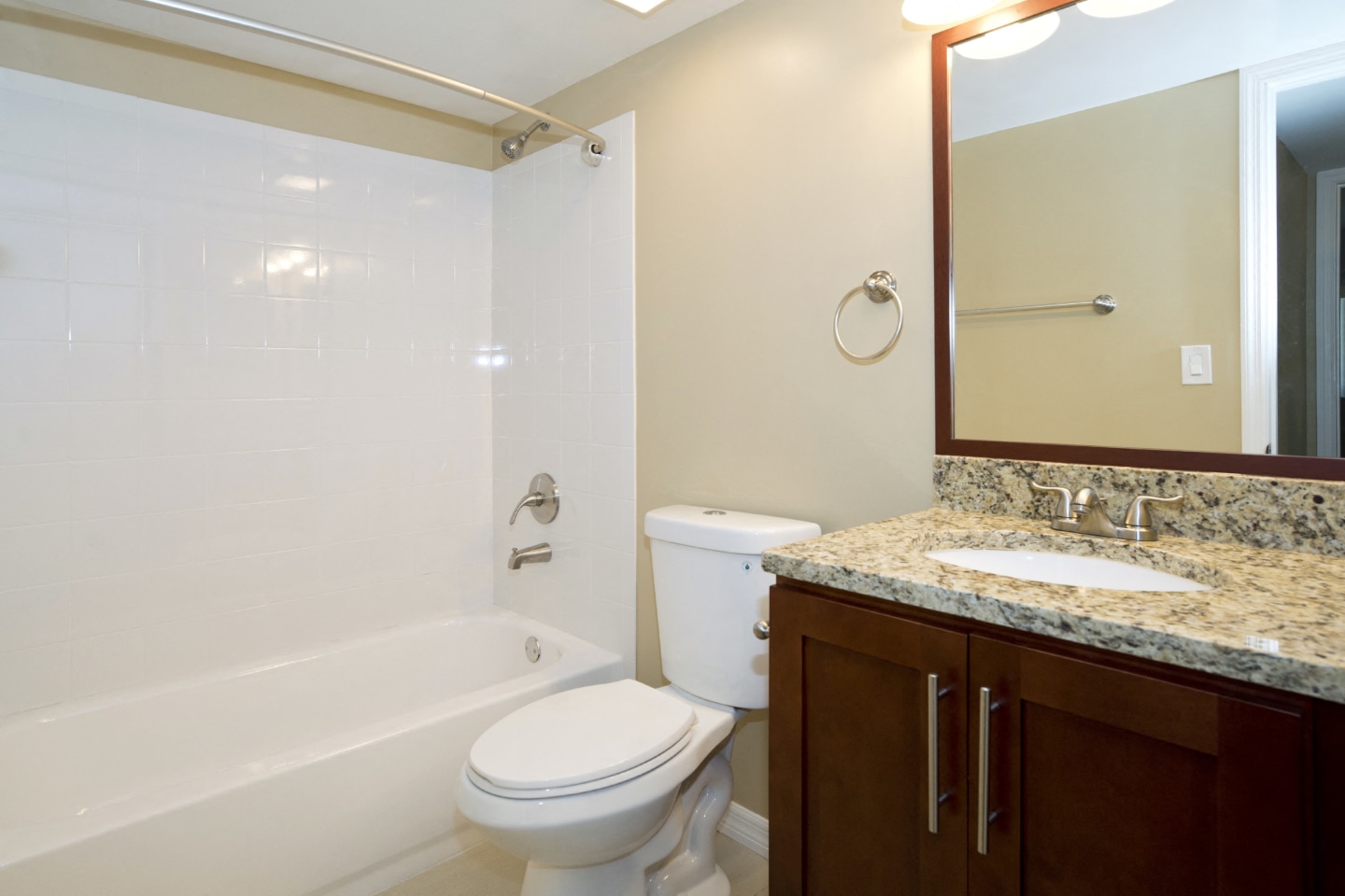 St. Andrews Palm Beach Apartments Image 9