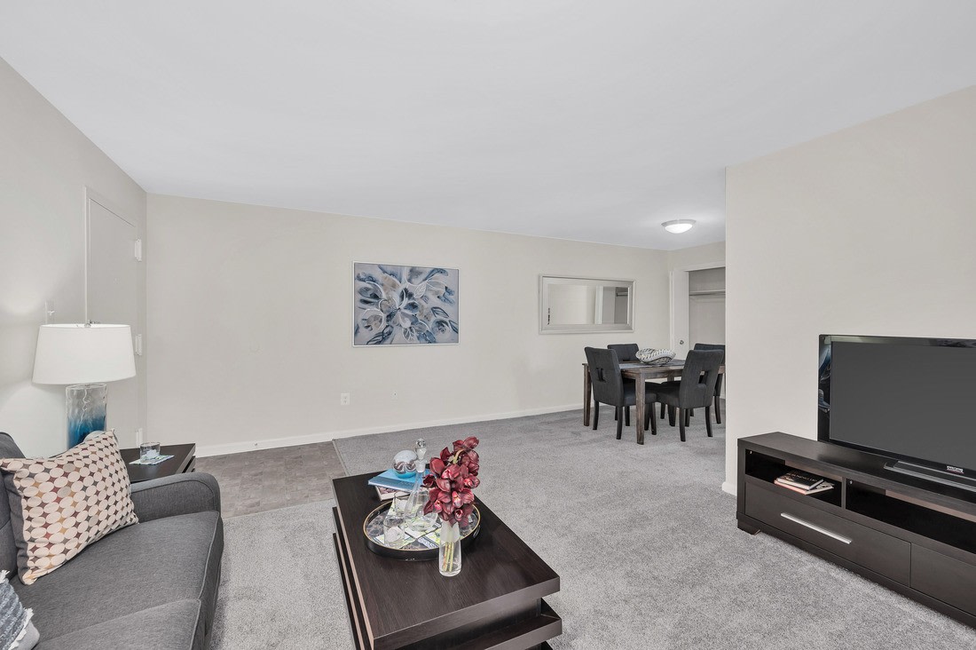 Washington Square Apartments Image 12