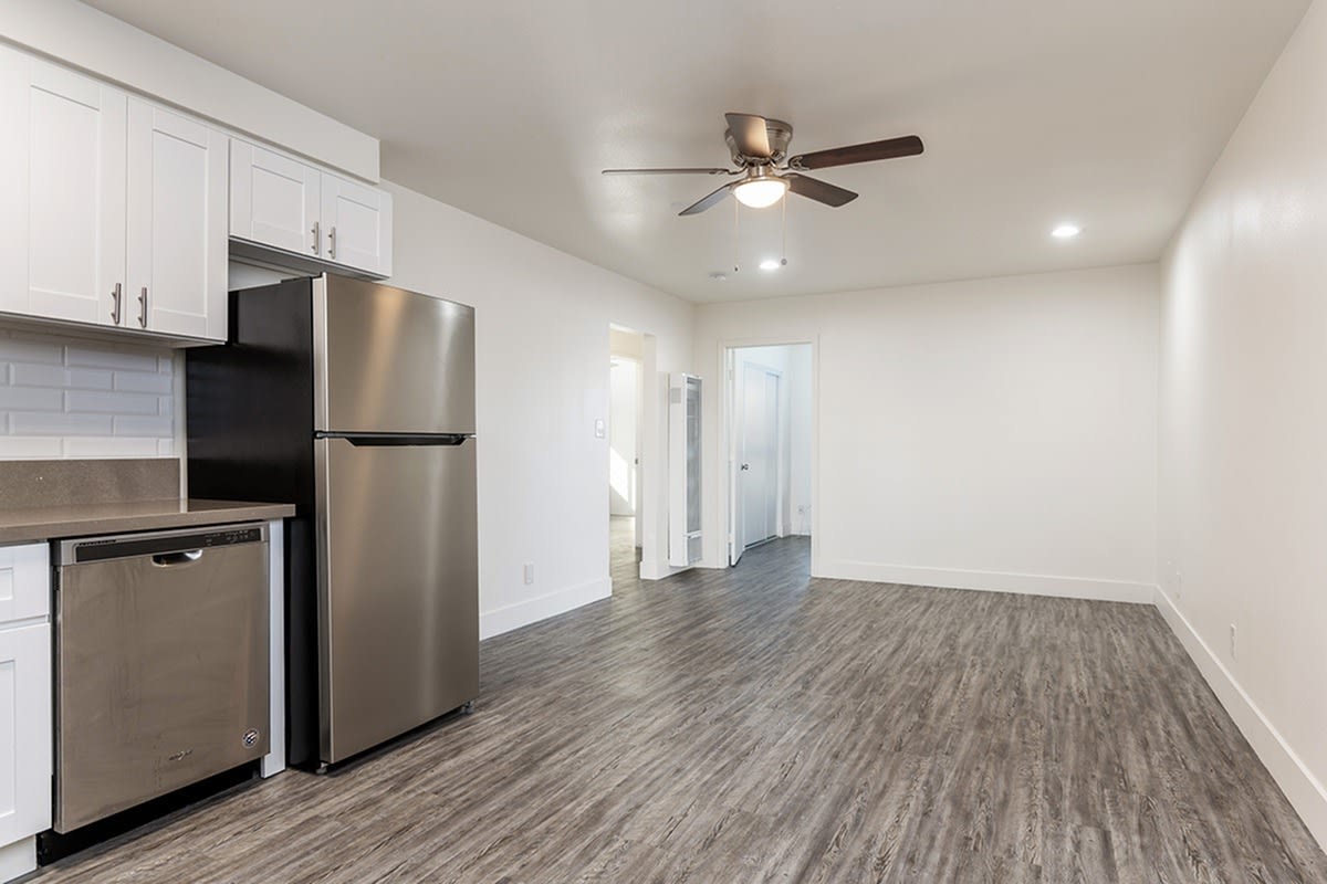 Laurel Pointe Image 6
