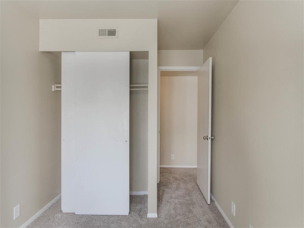 James Pointe Apartments Image 152