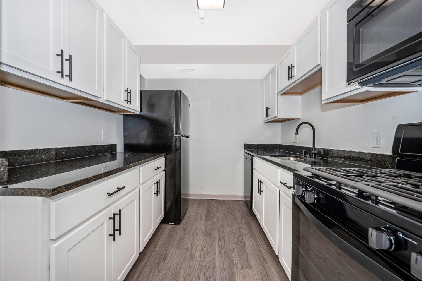Hilltop Apartments Image 17