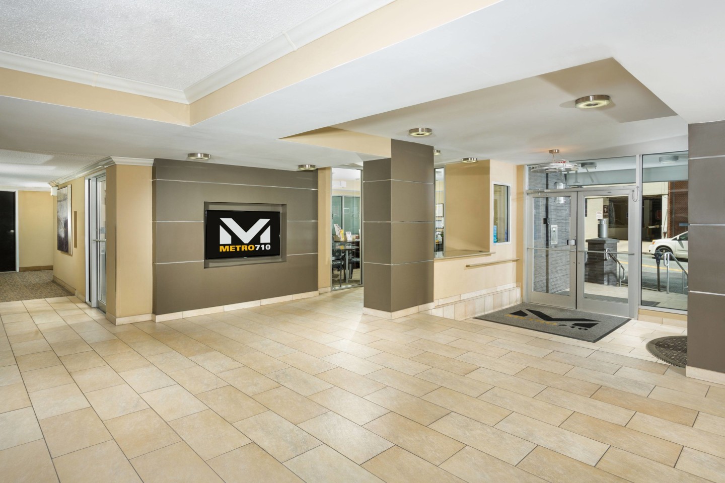 Metro 710 Apartments Image 10