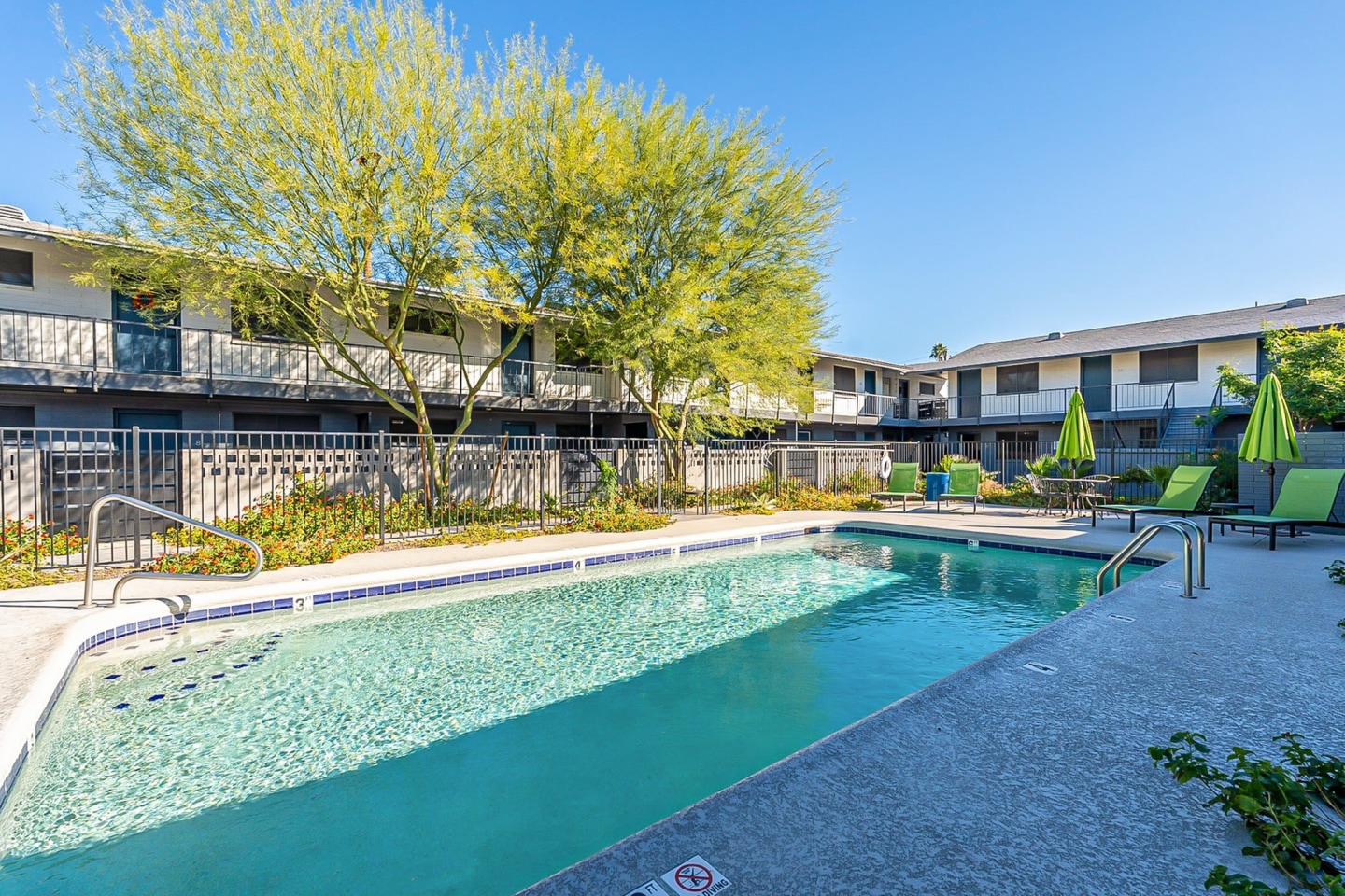 Century Apartments Image 33