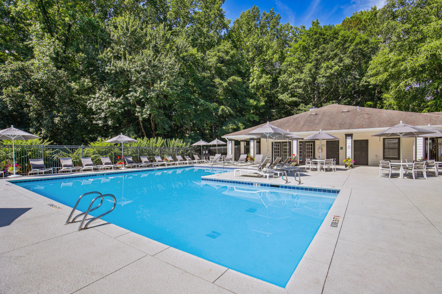 Brook Valley Apartments Image 3