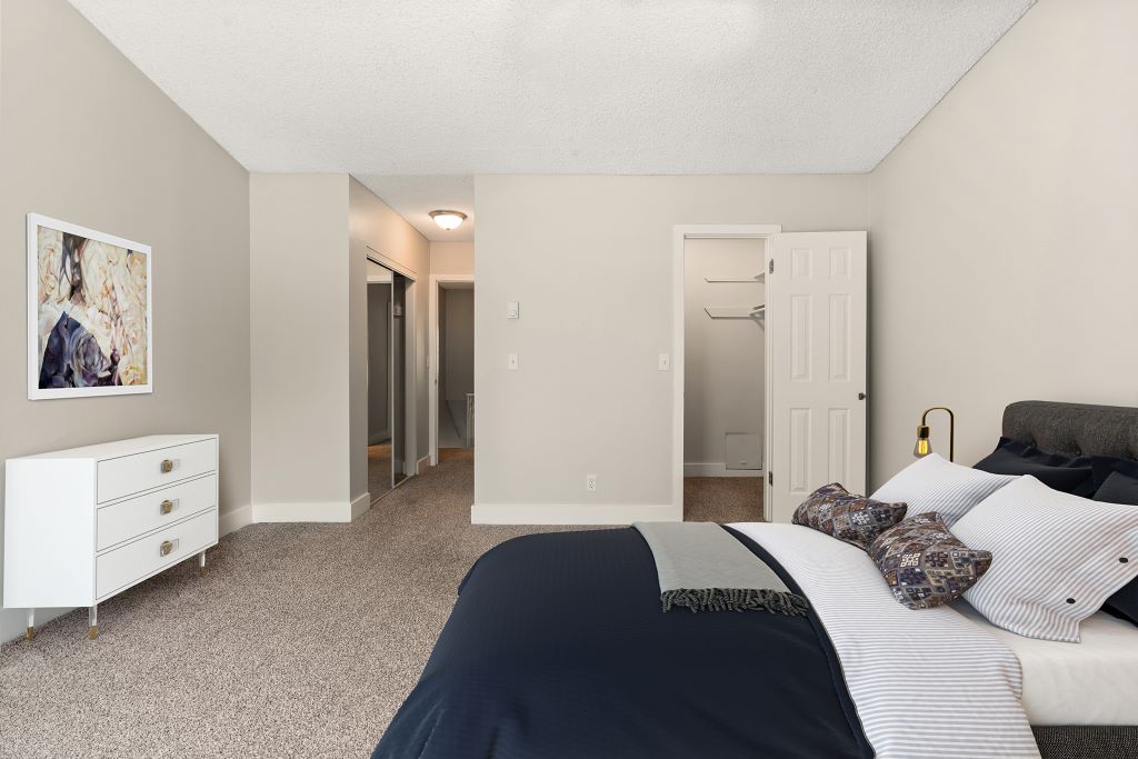 Parkway Plaza Apartments Image 25