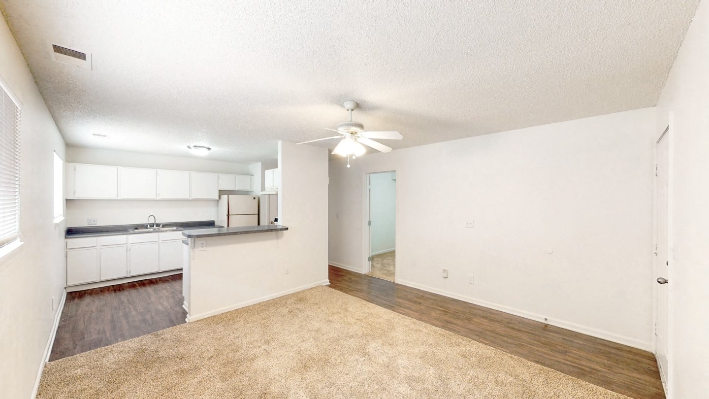 Skyline Apartments Image 23