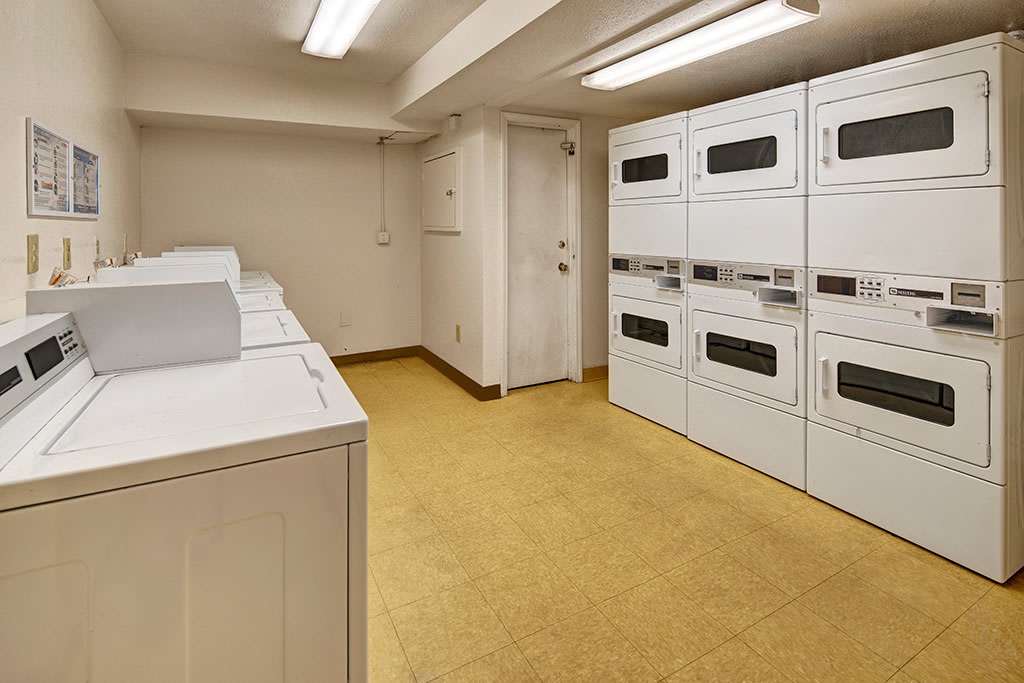 Rancho Tudor Image 14