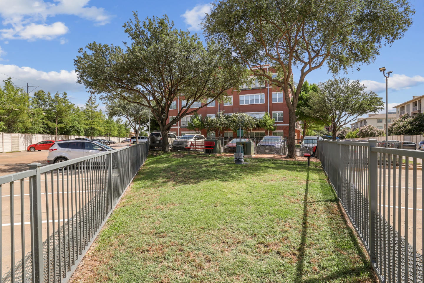 5225 Maple Avenue Image 32