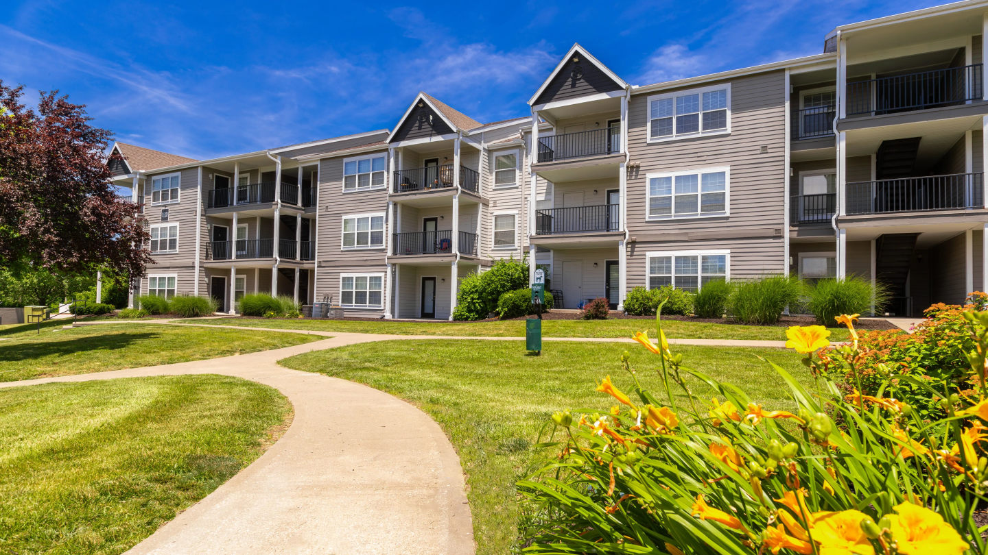 Market 1900 Apartment Homes Image 3