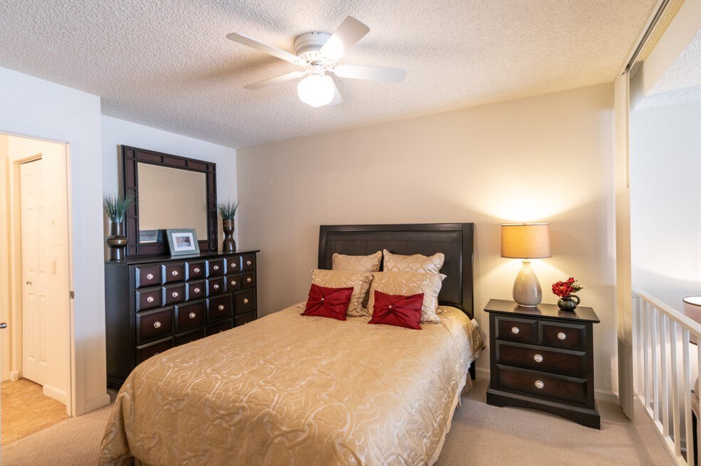 Clarington Apartments Image 17