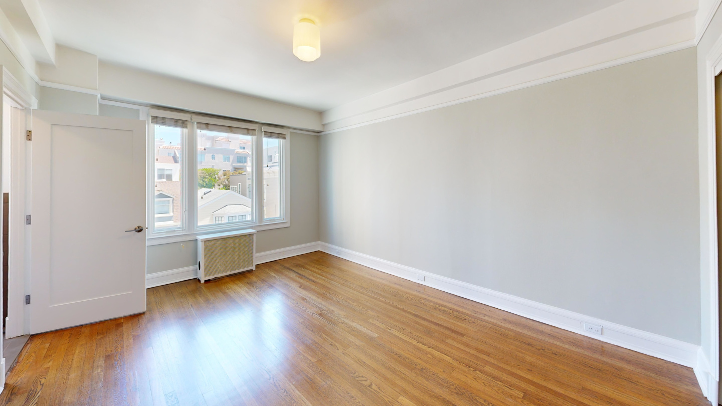 2677 Larkin - Furnished Image 3