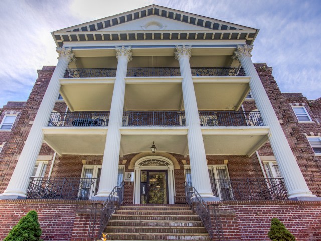 Student housing - Spruce Hill Court Image 1