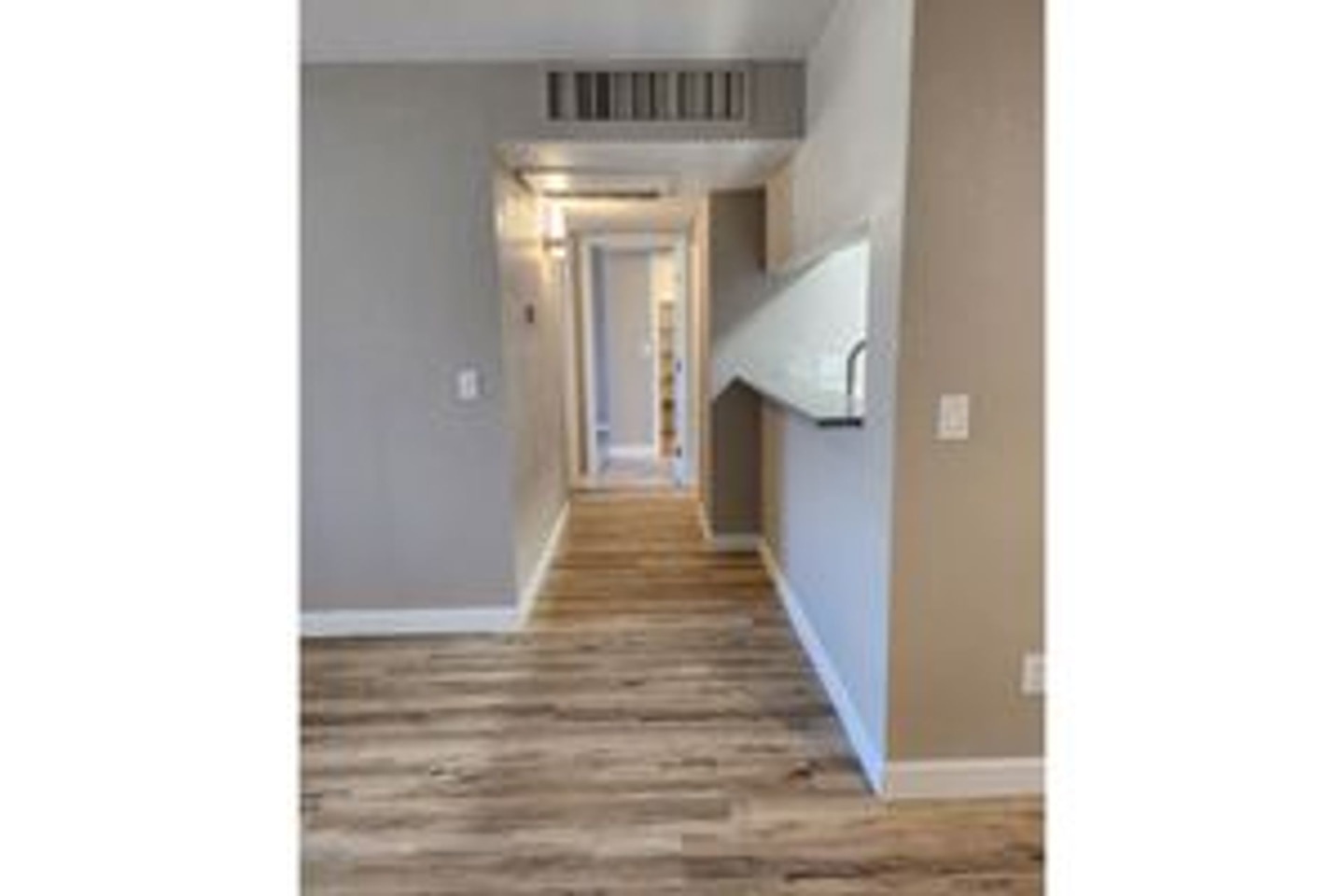 Sand Pebble Apartments Image 11
