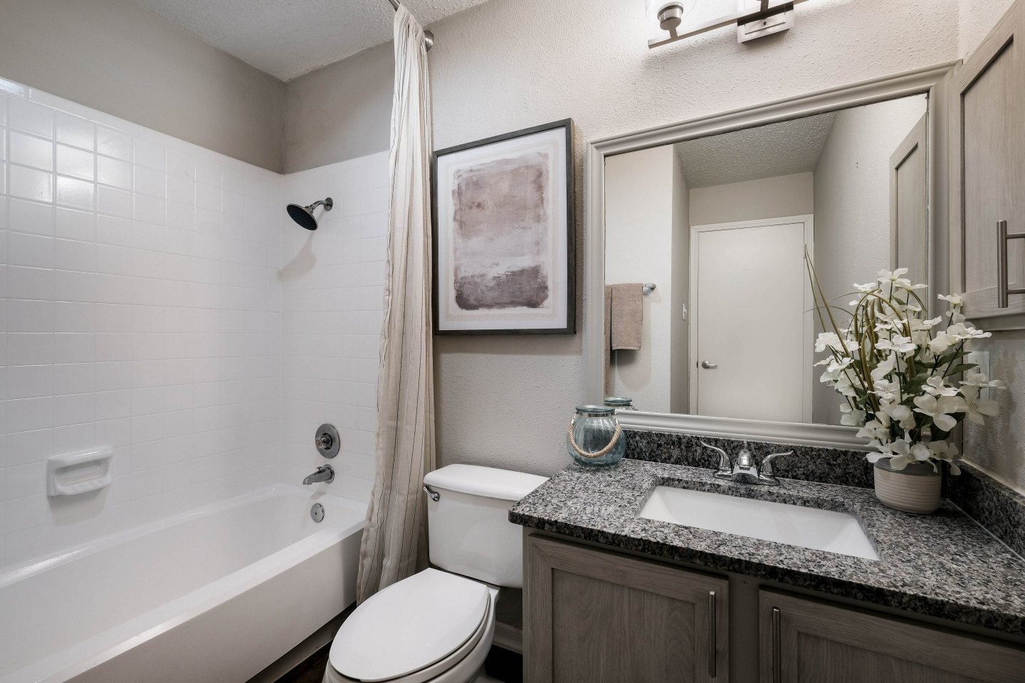 Seville Apartments Image 35