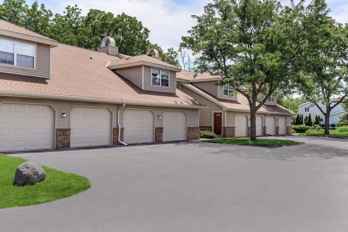 Plum Tree Apartments Image 16