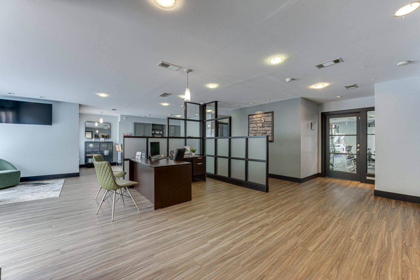 The Manhattan Image 43