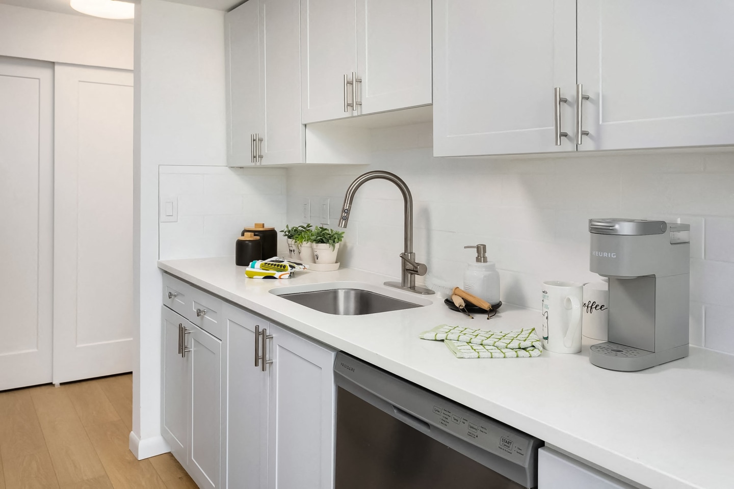 Porchlight Apartments Image 10