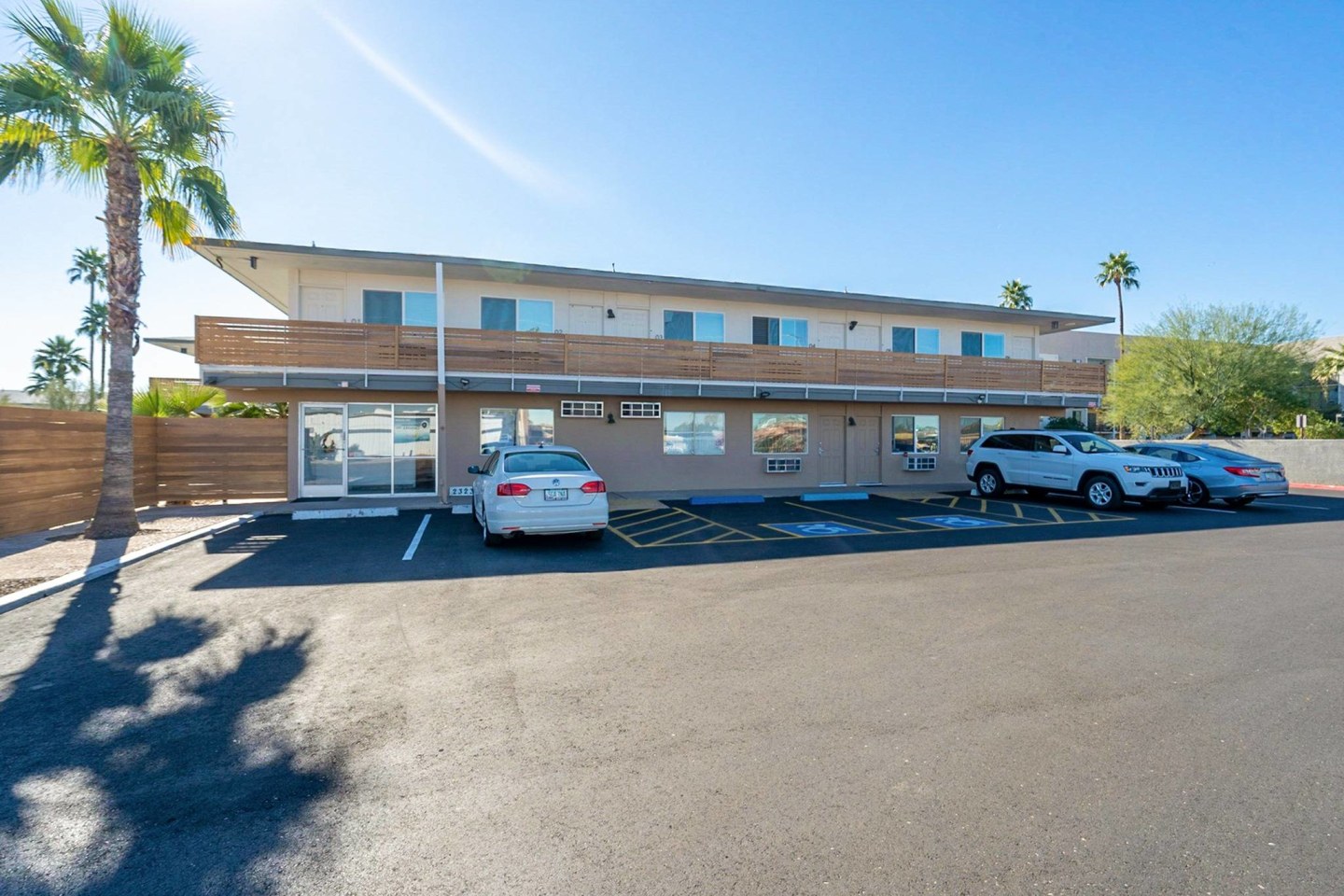 Sunset Sound Studio Apartments Image 23