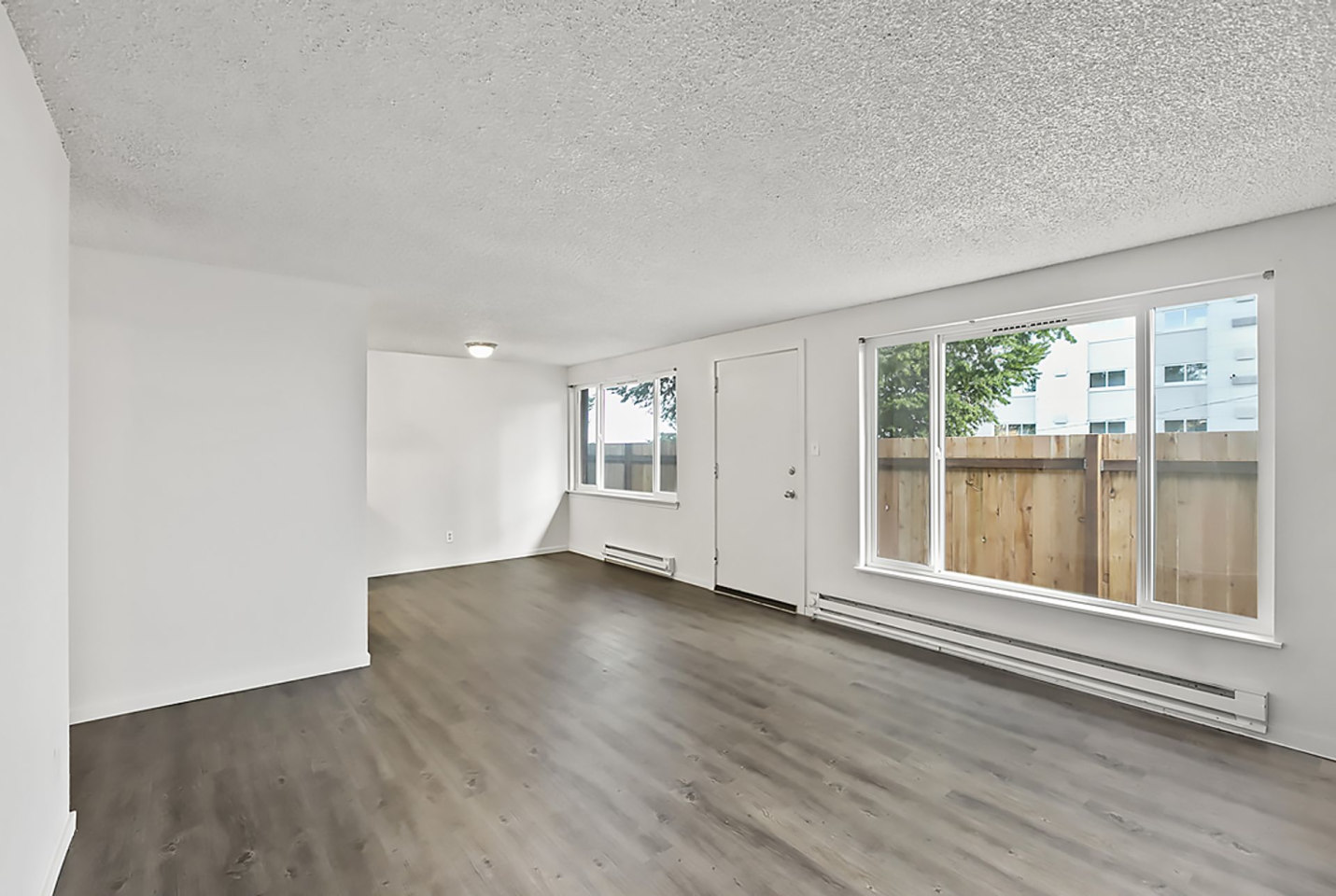 Pacific Terrace Image 11