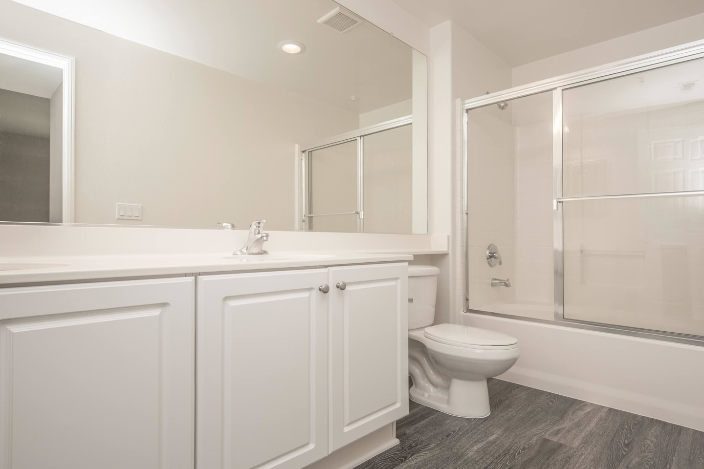 Laurel Vista Apartment Homes Image 35