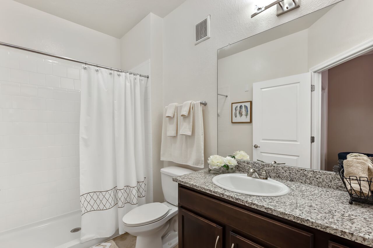 Trinity Club Apartments Image 22