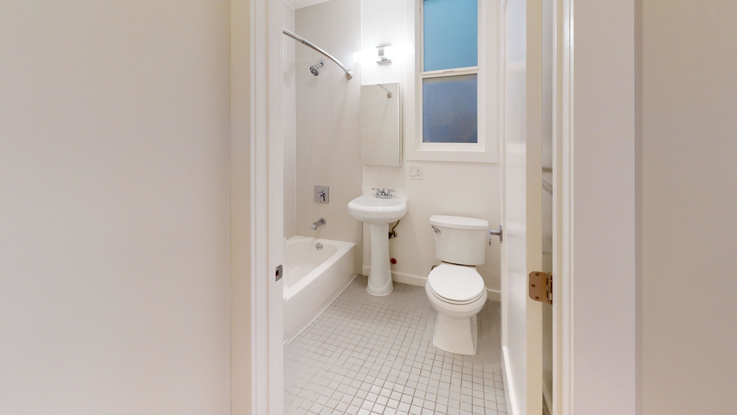 2656 Van Ness Avenue Image 10