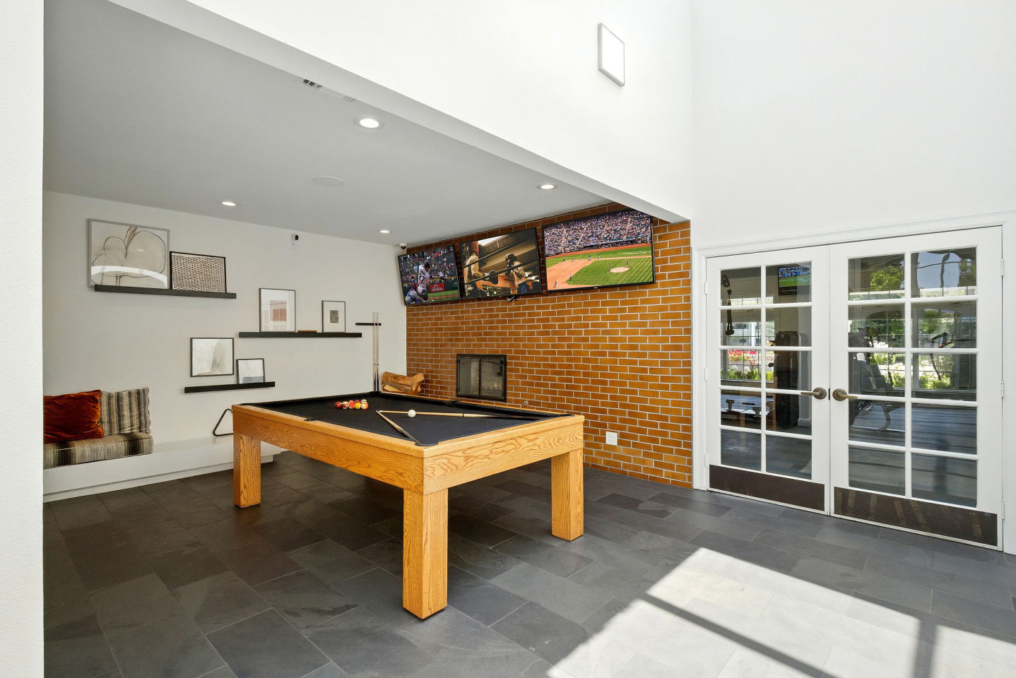 The Grove Luxury Apartments Image 4
