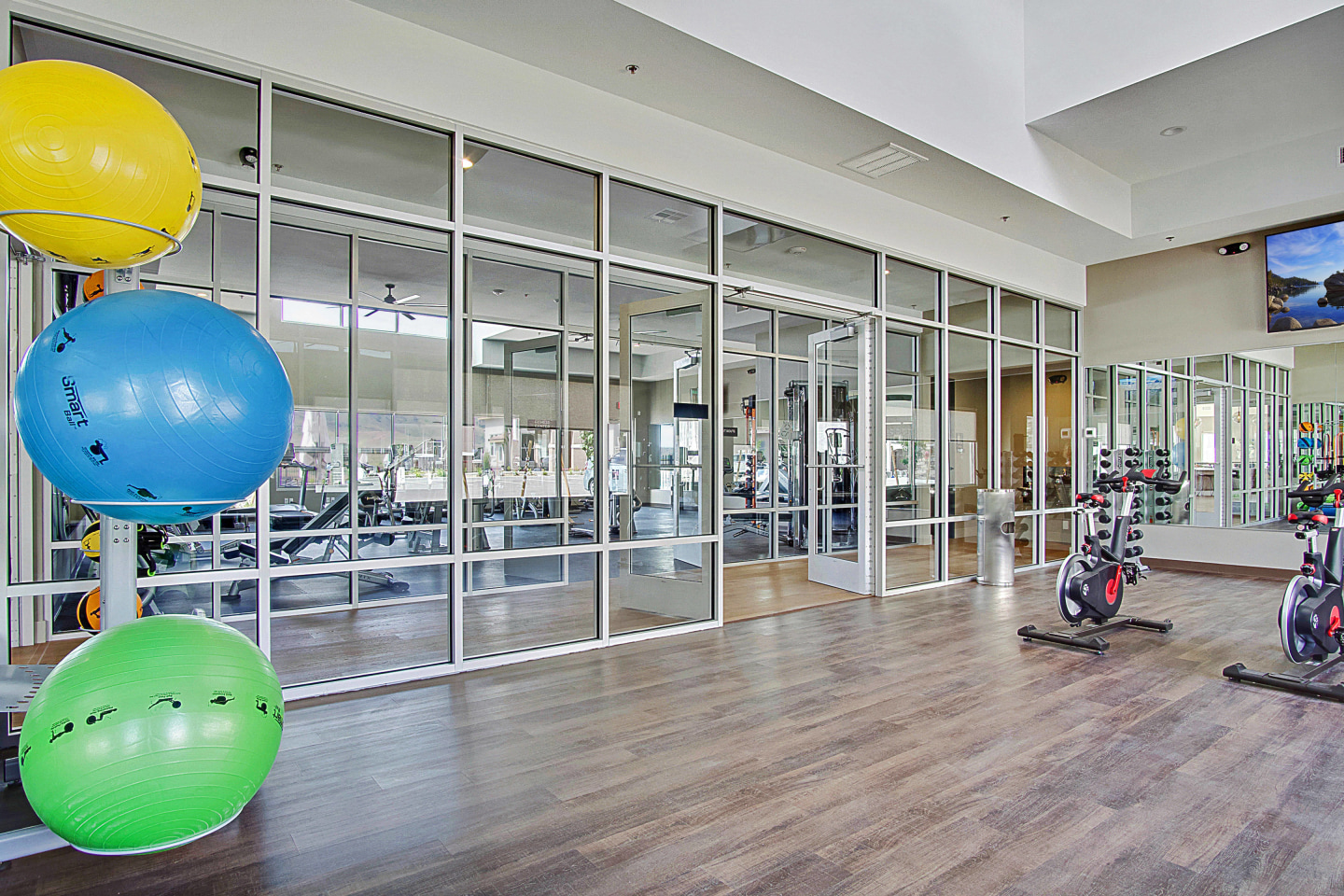 VIDA LUXURY LIVING Image 6