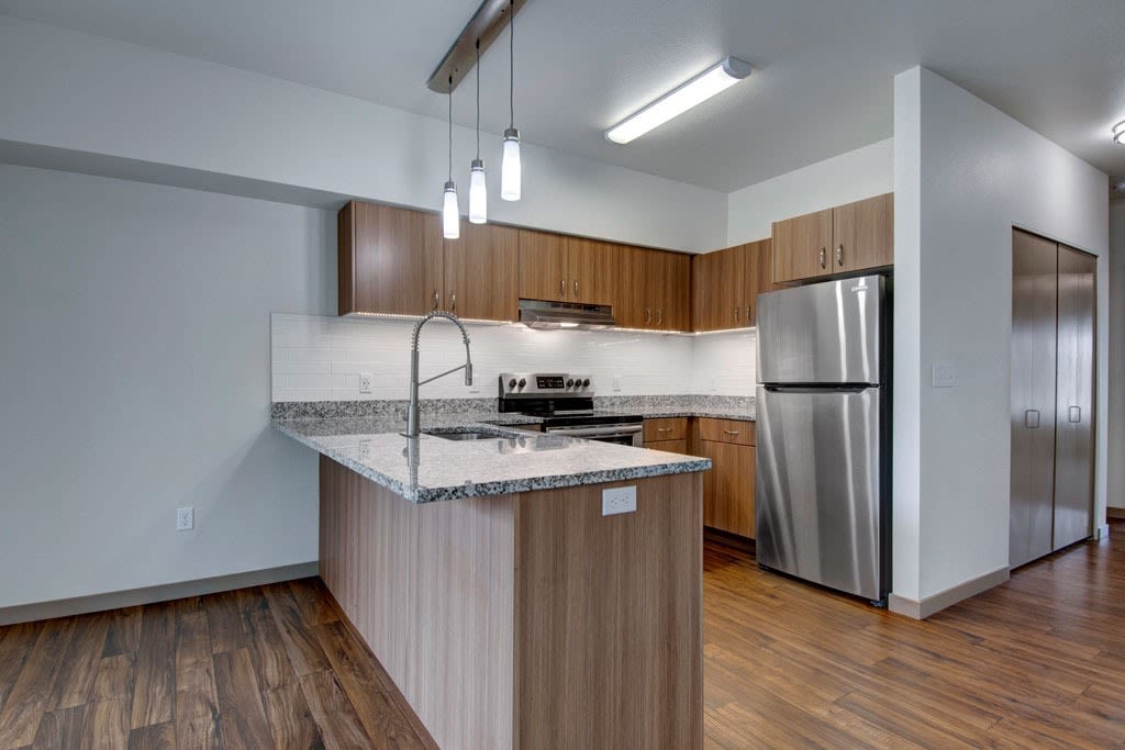 Bellevue Crossing Image 13