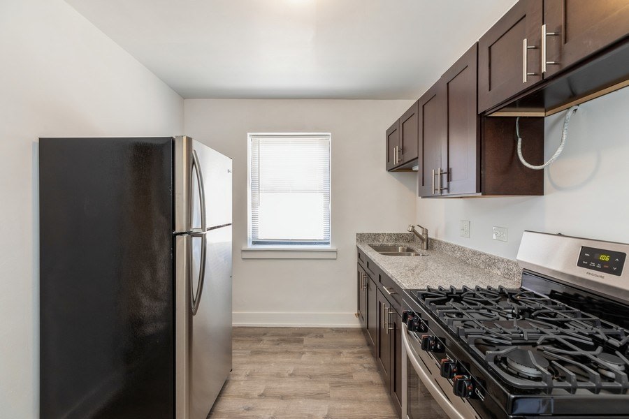 2050-2060 E 72nd Pl Image 7