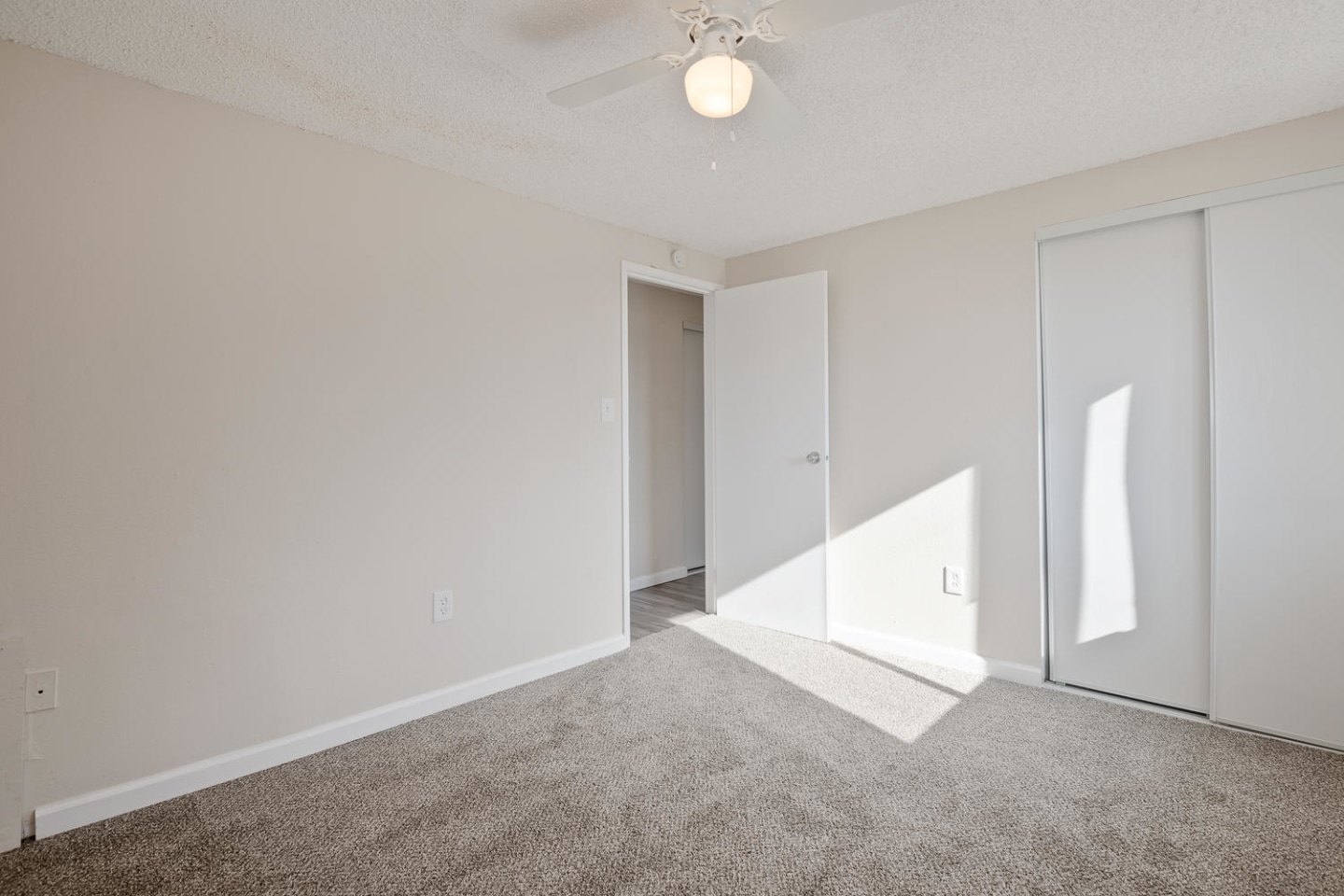 Candlelight Apartments Image 14