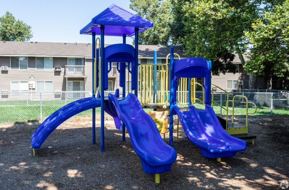 Central Pointe Image 1