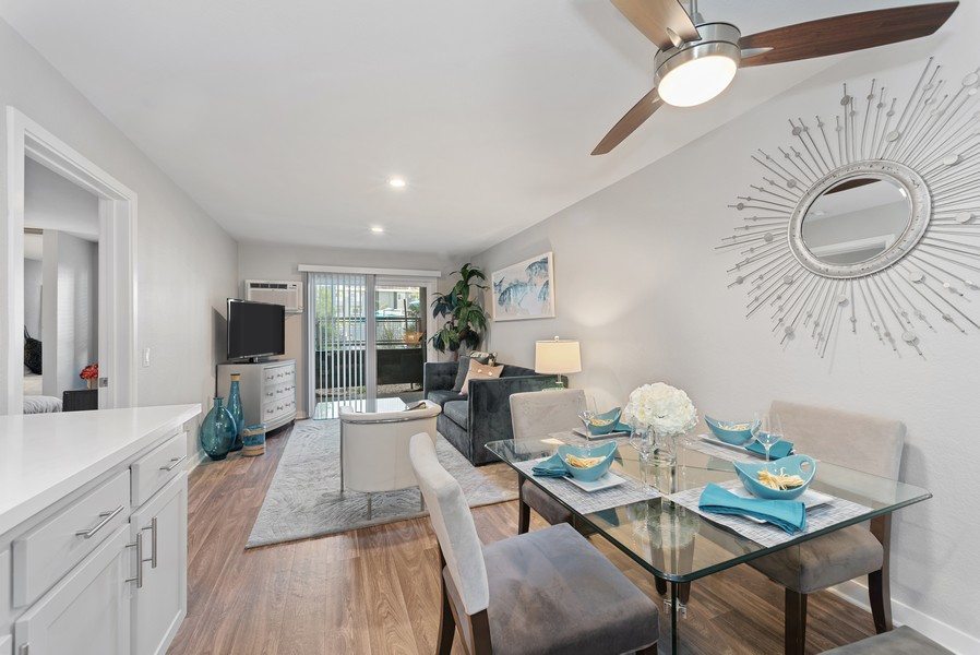 Pointe Luxe Apartment Homes Image 2