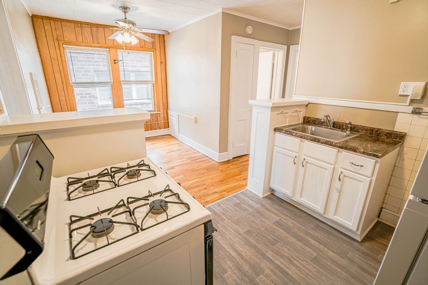 1319 Grand Ave Image 6
