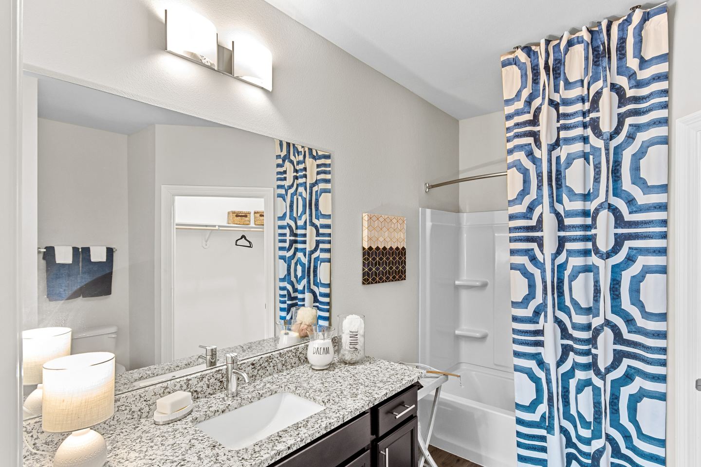 The Heights Luxury Apartments Image 12